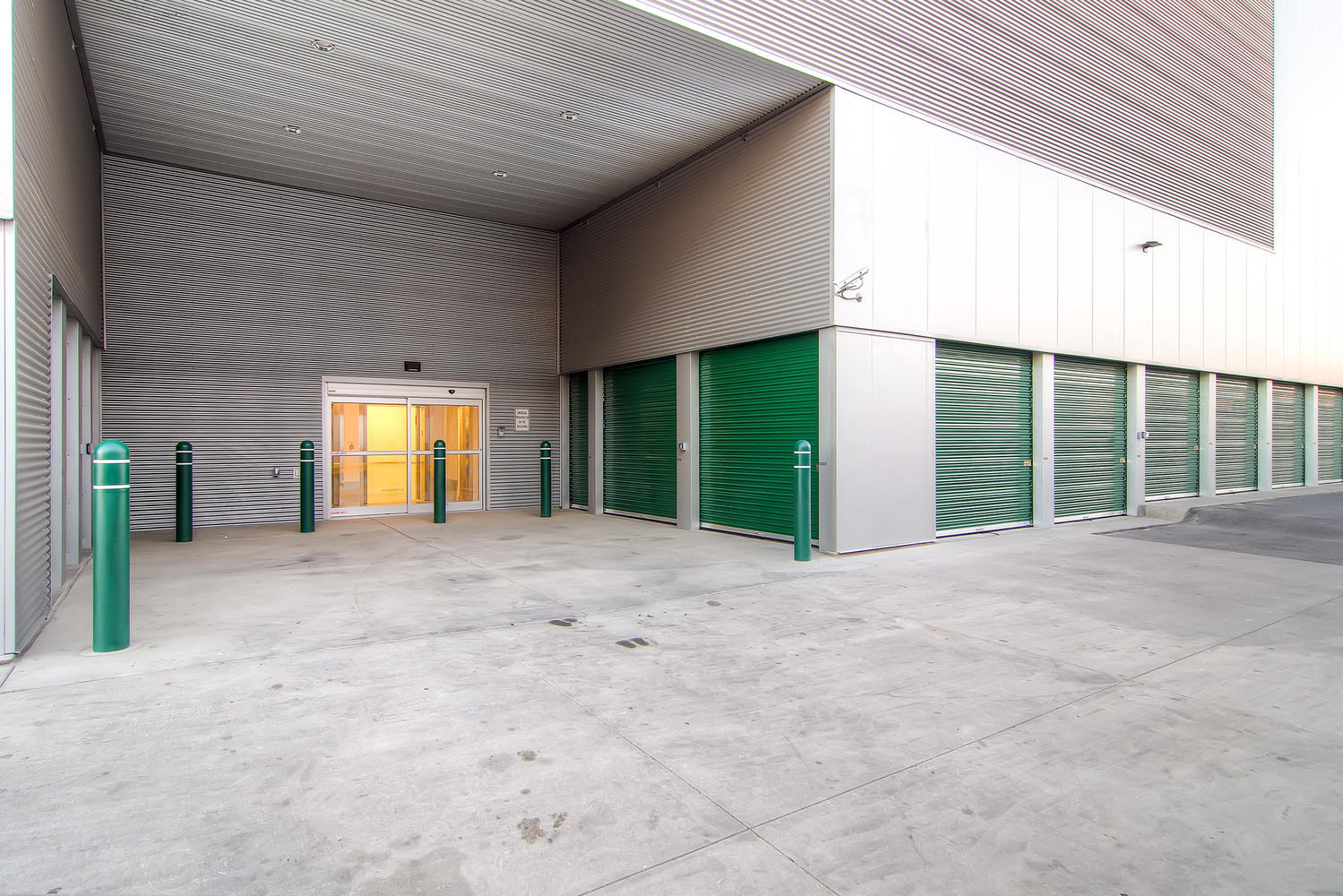 greenbox self storage-large-030-030-loading dock